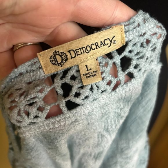 Democracy Boho Flowy Dusty Light Blue Bohemian Blouse Women's Size Large (1415) - Picture 7 of 9